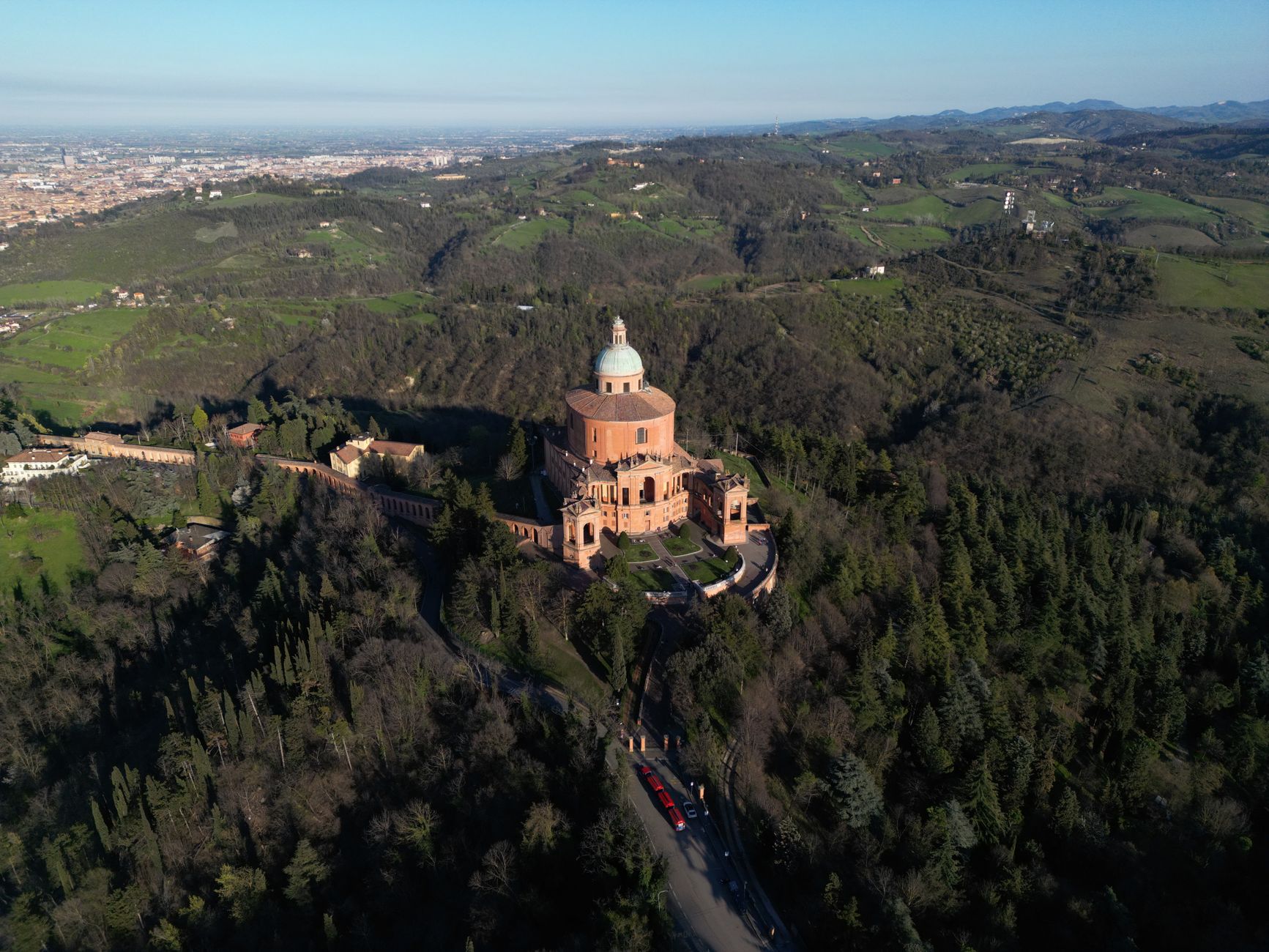 1 Day in Bologna: Uncover Hidden Canals, Leaning History & Grieving Statues