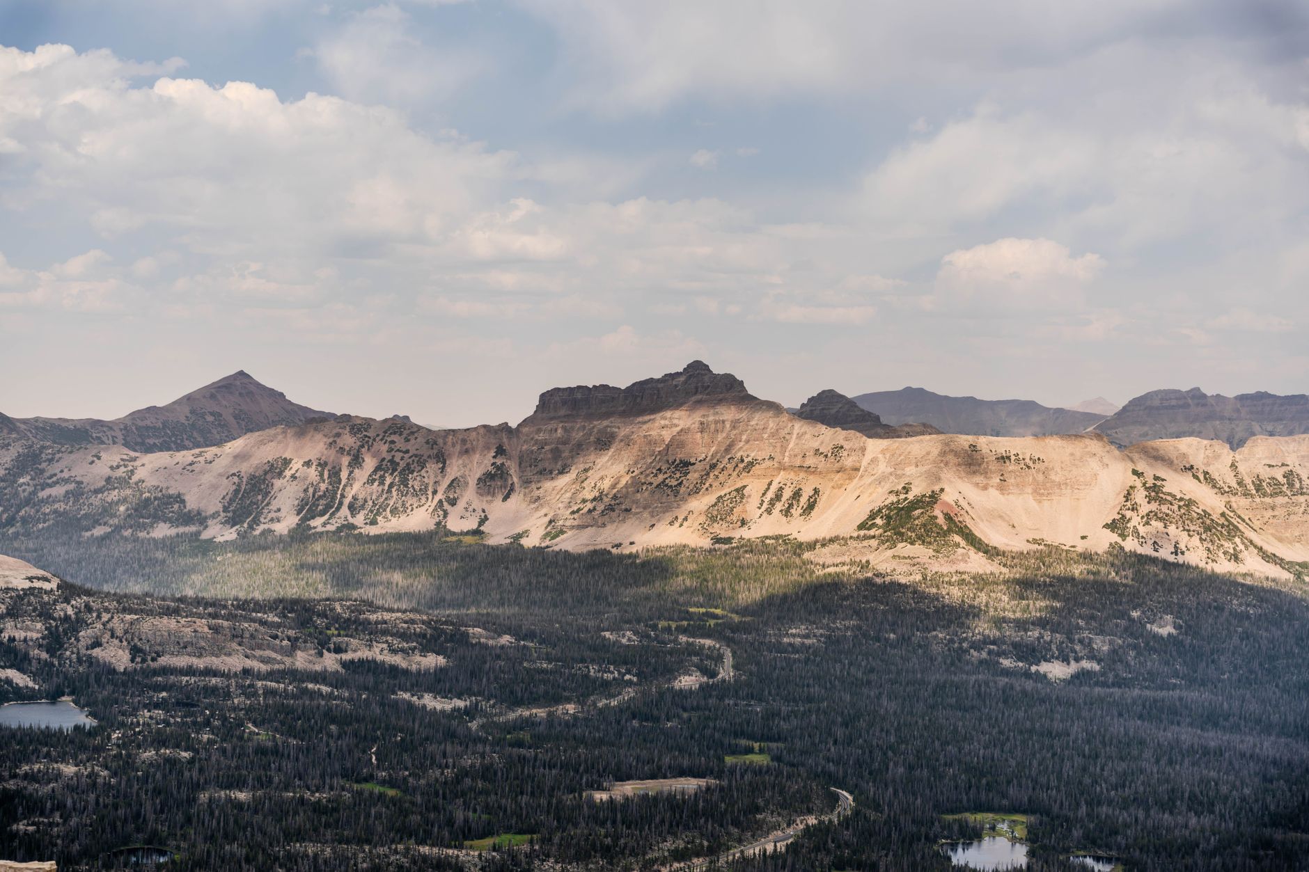 Beyond the Peaks: Which are the Best Mountain Places to Visit in the USA?
