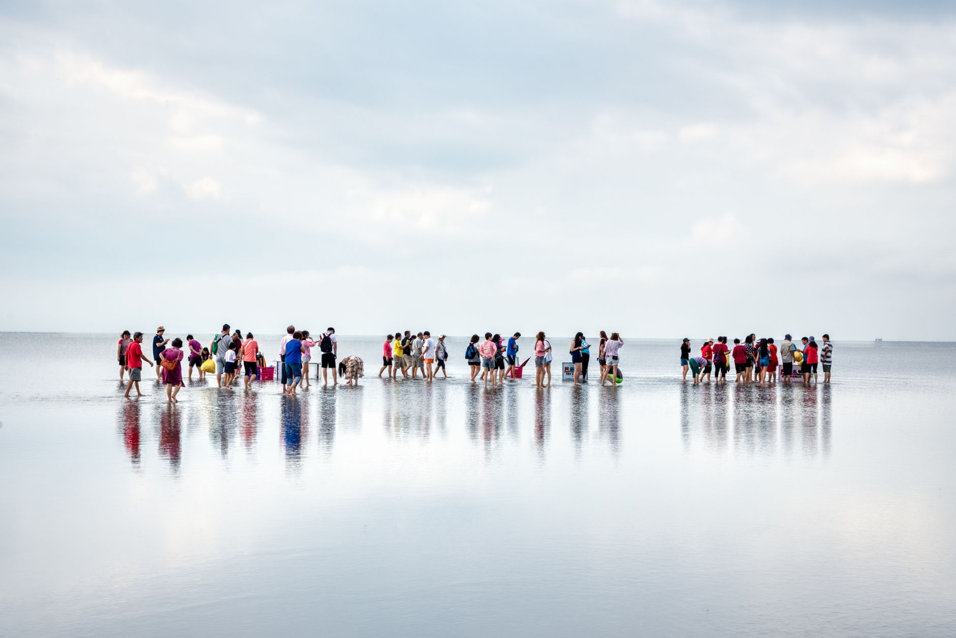 How to Keep a Positive Perspective About a Place: 8 Global Wonders