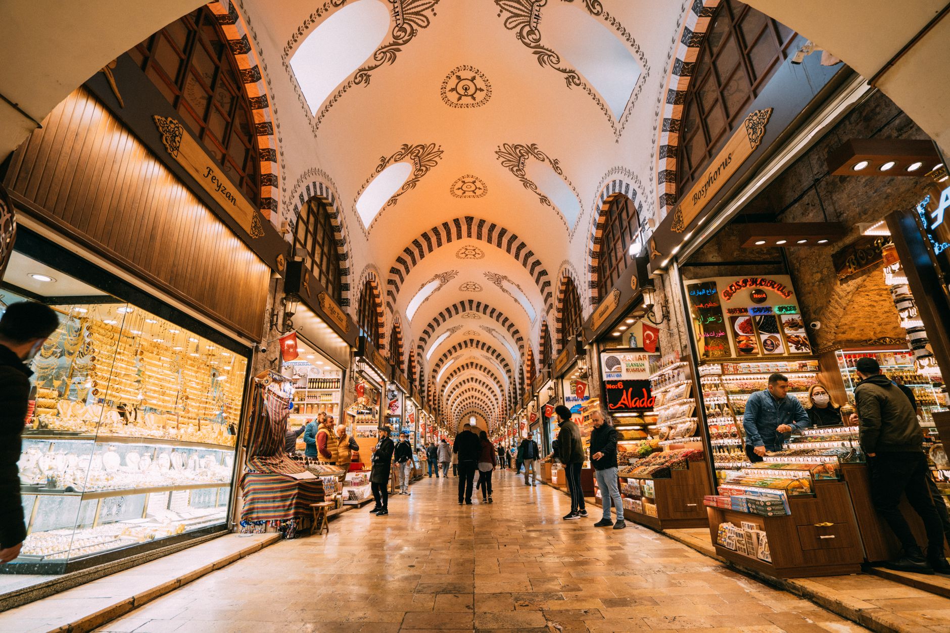 Istanbul Grand Bazaar Shopping Guide: Uncover Hidden Gems