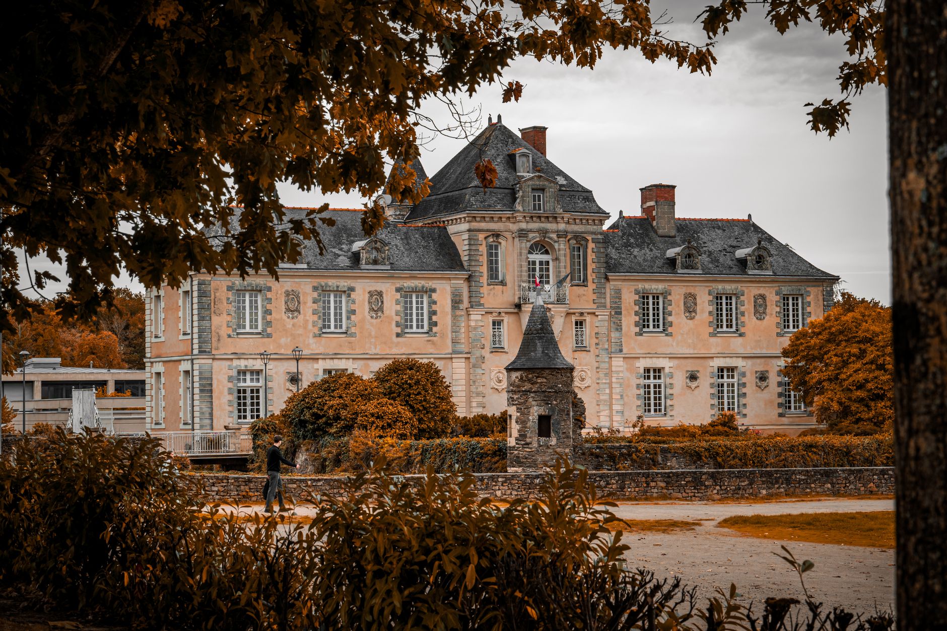 Paris Day Trips for Autumn Foliage: 8 Lesser-Known Gems as Leaves Turn