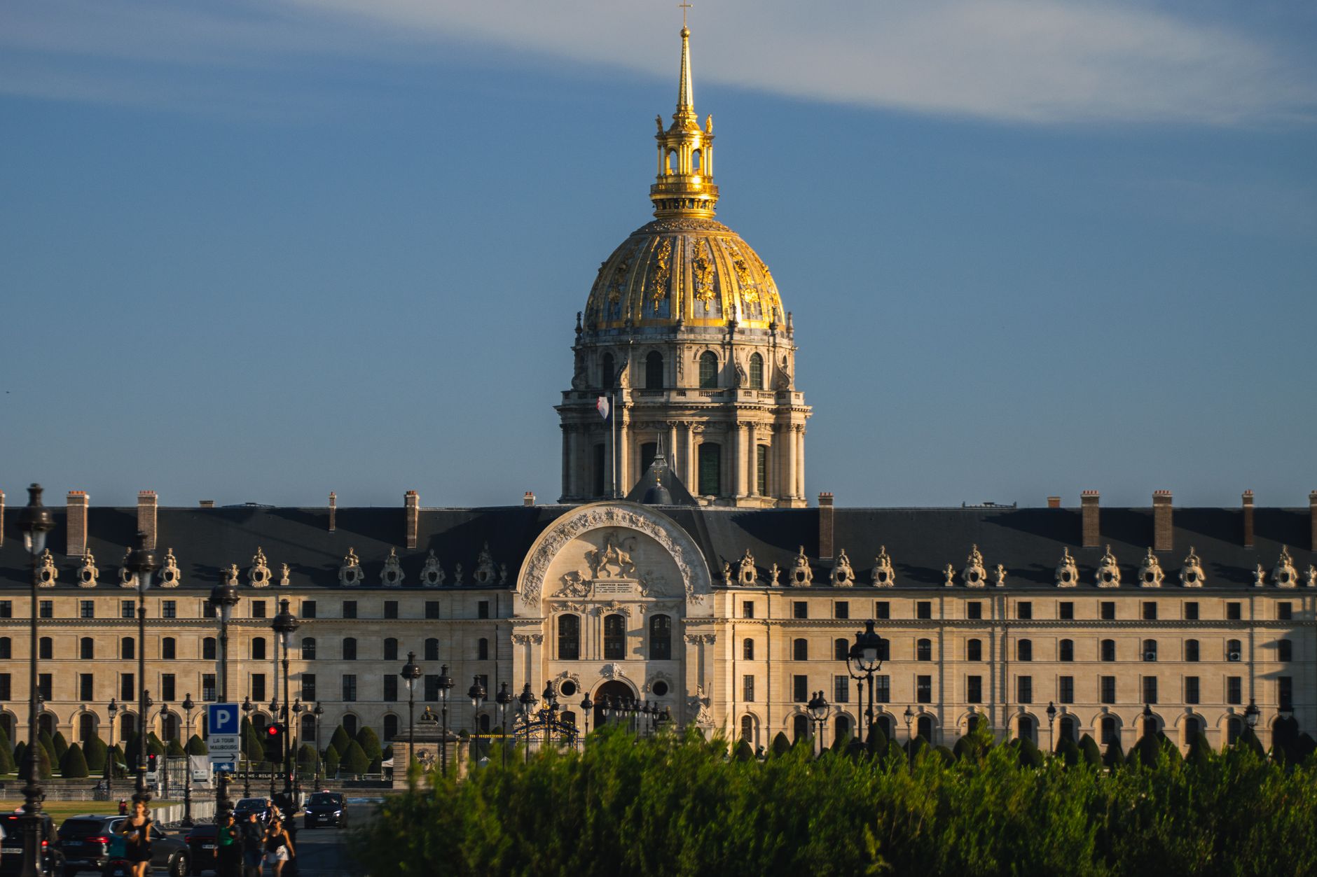 Le Petit Châtelet, Paris, France