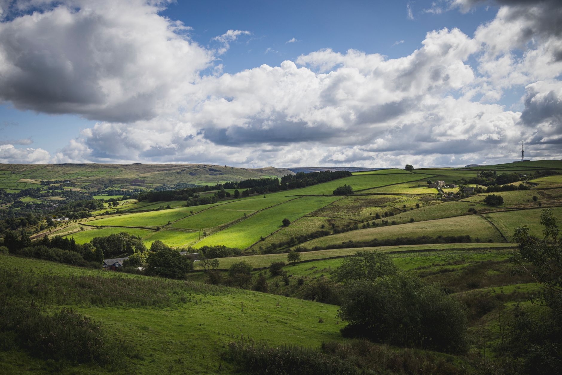 UK's Hidden Gems: For First-Time Visitors, Which Areas Prioritize Authentic Experiences?