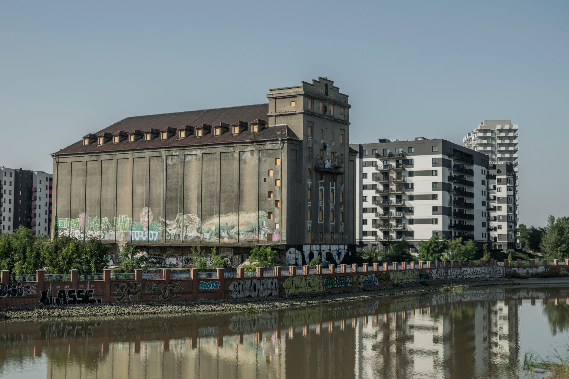 What Do You See When You Visit a City? Hidden Wonders Beyond the Guidebook