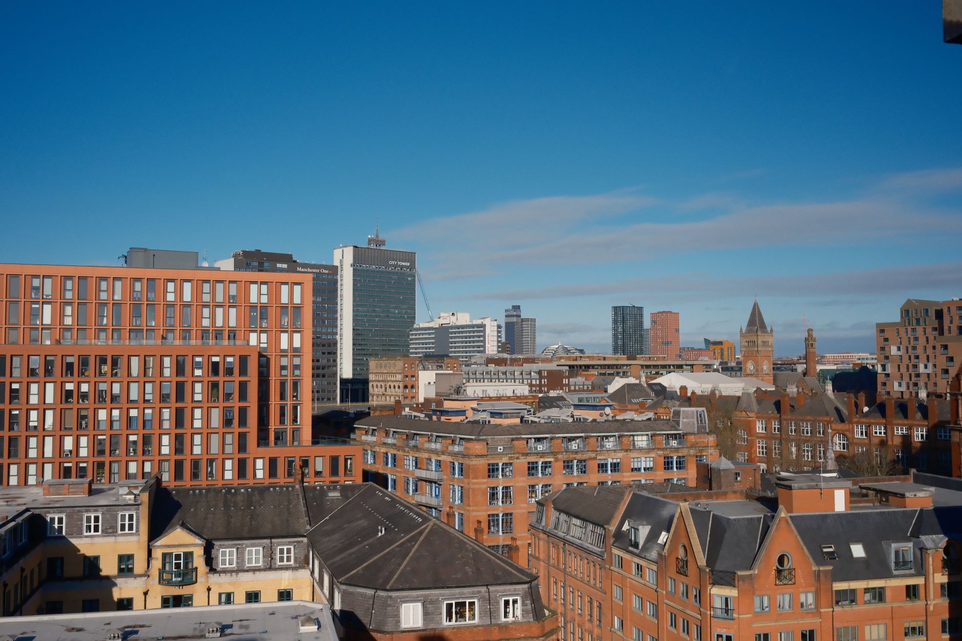 What is the Best Way to Travel Around Manchester Comfortably? Uncover Hidden Stories