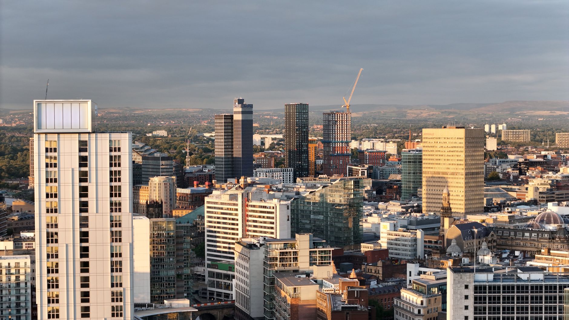 Which City Has the Better Food Scene: Manchester or Leeds? Unearthing Northern Gems