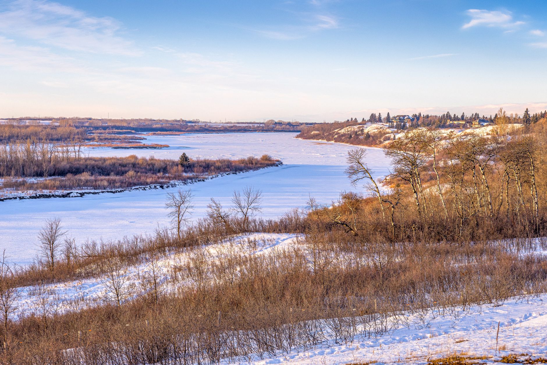 Why Do So Many Europeans Visit Canada When It's Extremely Cold? Uncover the Icy Allure