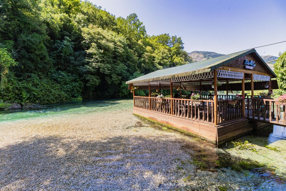 Syri i Kaltër, Albania